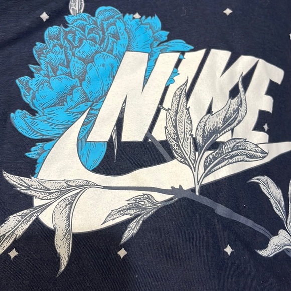 Nike Women's Graphic Dark Blue Floral  Tee Shirt Small - Picture 6 of 7